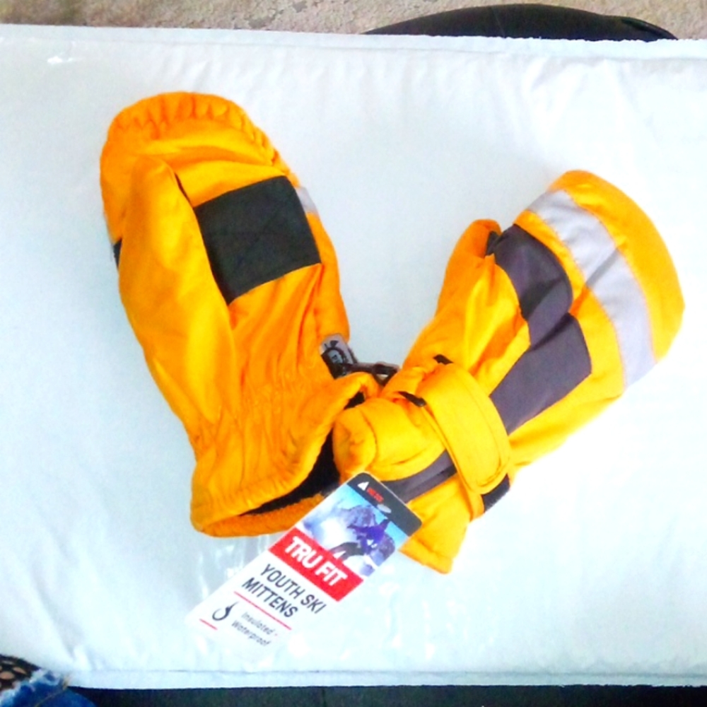 Gold/black/gray adjustable Velcro wrist YOUTH SKI MITTENS *@See pics PLZ